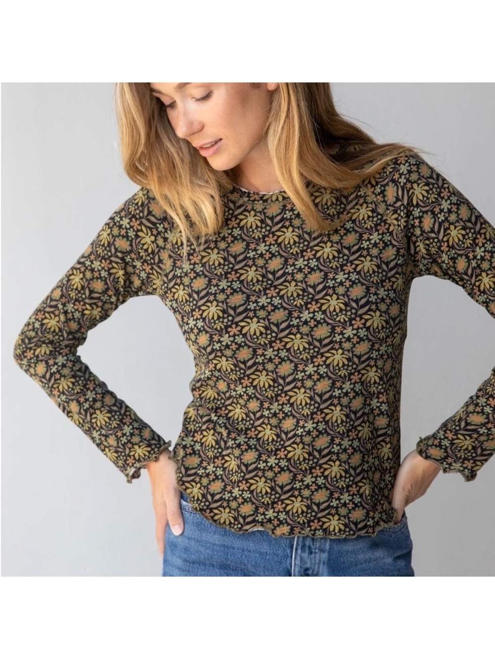 Natural life Lily Cotton Long Sleeve Tee Shirt in tan daises floral size Small